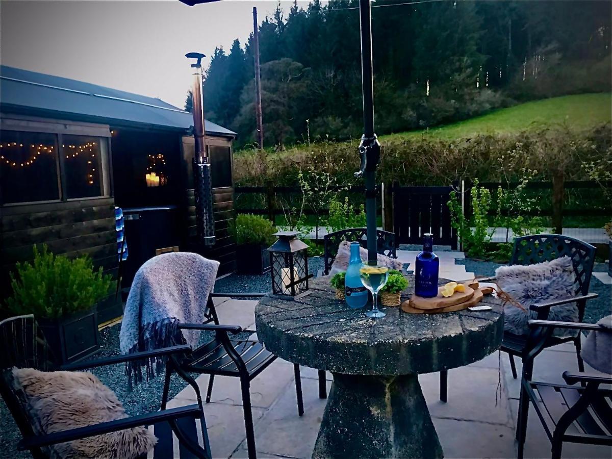Trelaske Mill Cider Barn-With Hot Tub, Fire Pit Bbq Lewannick Экстерьер фото